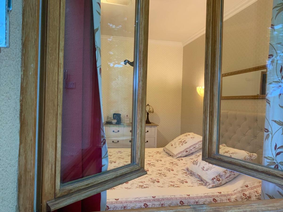 Le Grand Jardin Bed & Breakfast Lafare Exterior photo